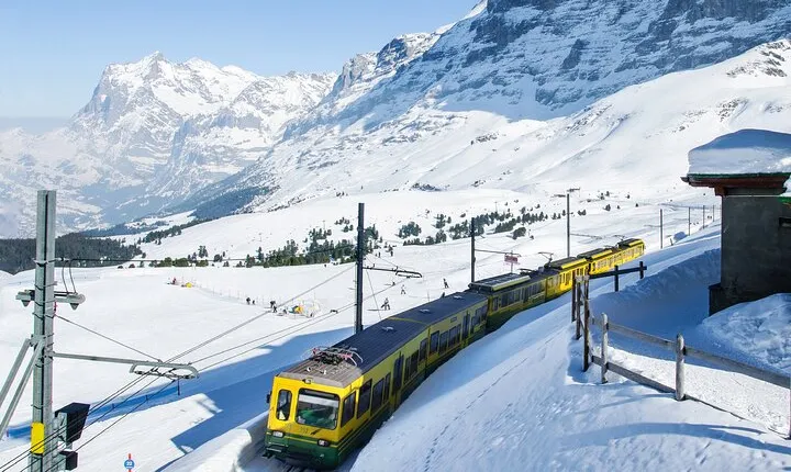 Daytrip to Jungfraujoch Top of Europe with EigerExpress Gondola Ride from Zürich