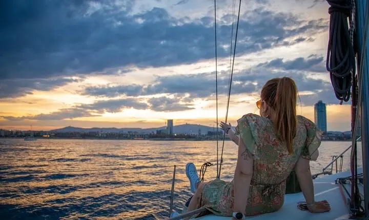 Sunset Sailing Tour in Barcelona