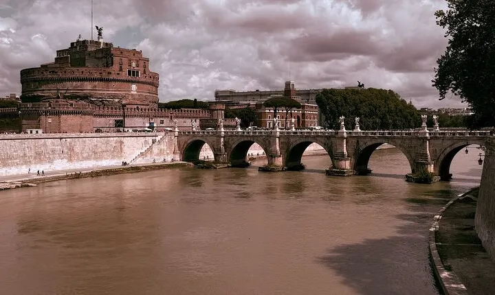 Tour by golf cart with roman legendary vibes