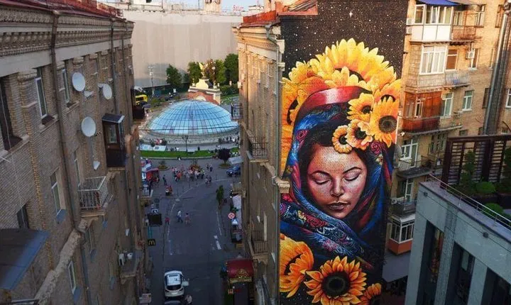 Private Ukrainian Street Art Tour in Kiev
