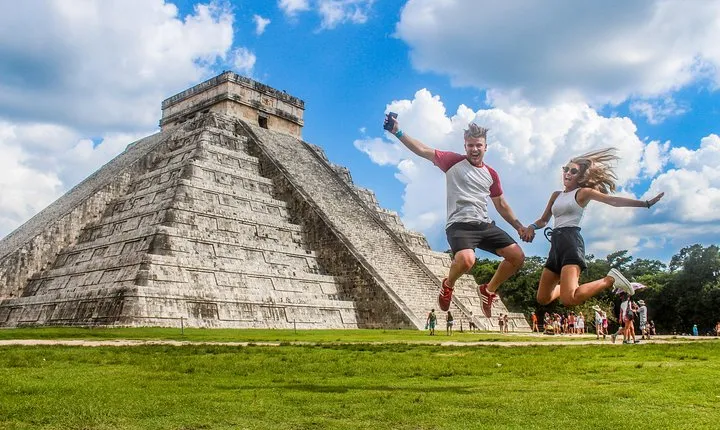 Chichen Itza Cenote and Valladolid from Cancun