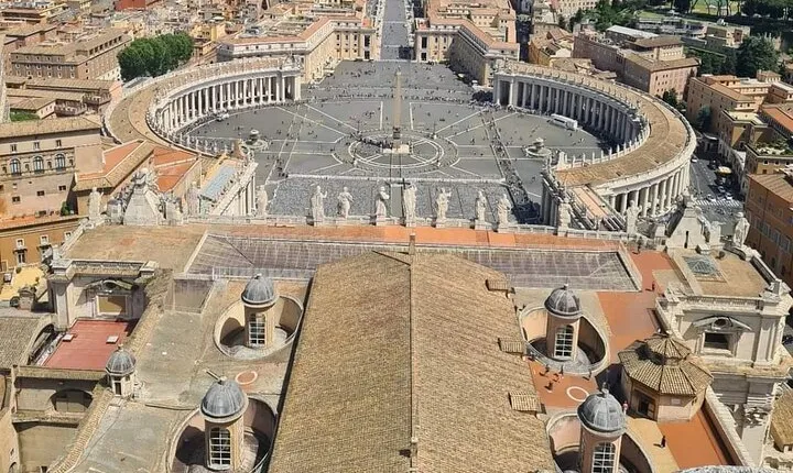 Vatican : St. Peter's Basilica withe Papal Tombs guided tour