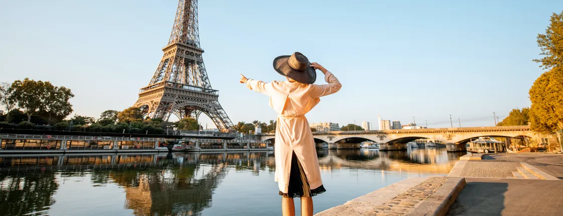 Audioguided tour of the Eiffel Tower with cruise ticket