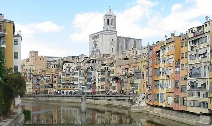 Private Tour From Barcelona to Girona