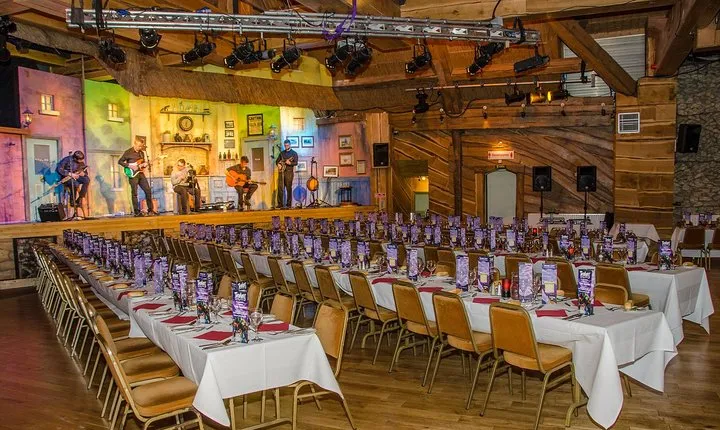 Skip the Line: Irish Night Show Including 4-Course Dinner Ticket