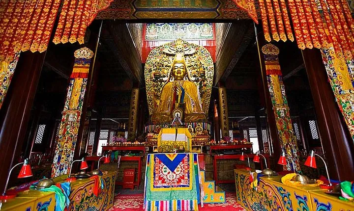Half Day Tour To Lama Temple and Confucius Temple in Beijing