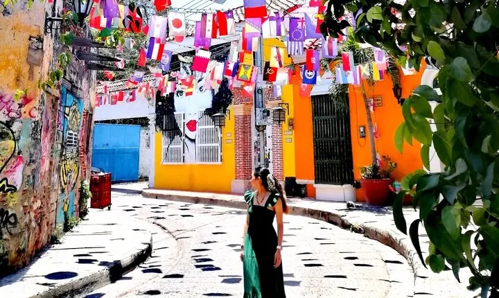 2-Hour Tour of Getsemani Color and Art