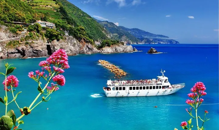 Cinque Terre Tour Small Group Tour from Lucca