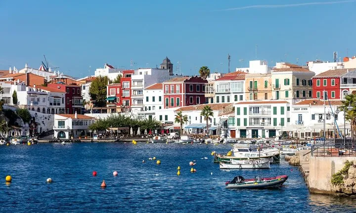 Half Day Mahon Harbour Boat Tour with Local Farmers’ Market