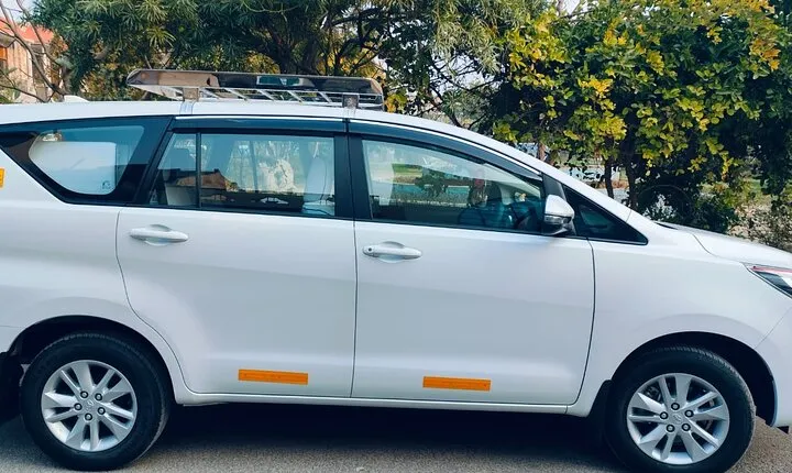 Private transfer from Agra to Varanasi by Car