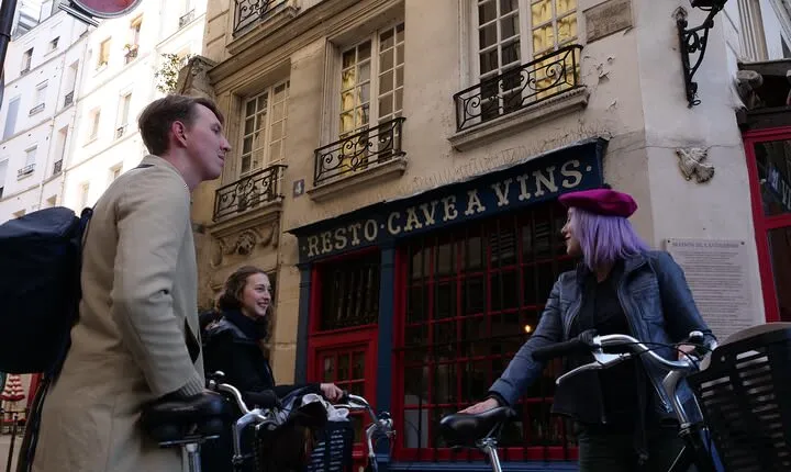 First-Day in Paris --Private Day Tour of Iconic Sights + Flavors