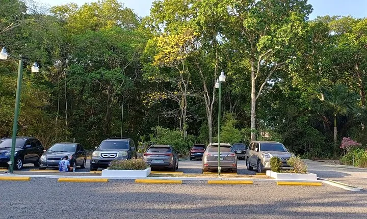 Walking Tour Metropolitan Park Panama City