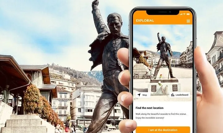 Montreux exploration walking tour with smartphone game