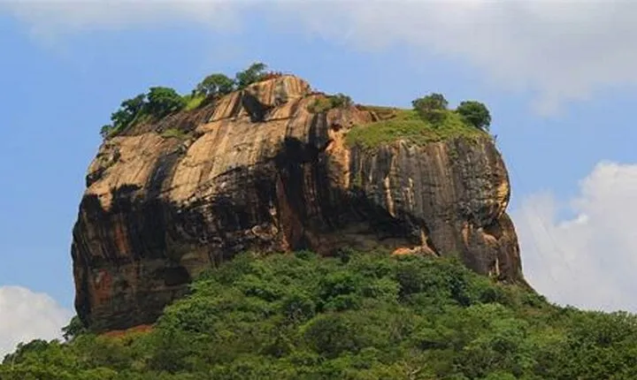 Sigiriya Dambulla and Jeep Safari Full Day Tour From Colombo