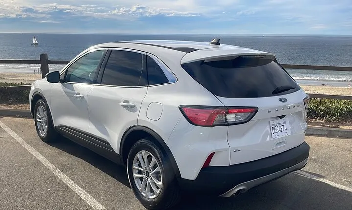 Private transfer on the LAX Airport in Los Angeles