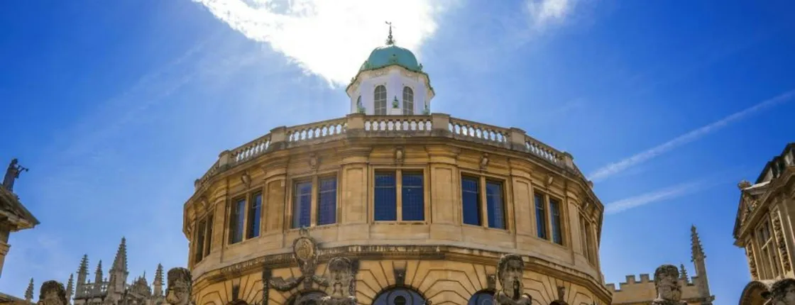 Town and gown tour with Divinity School entry ticket