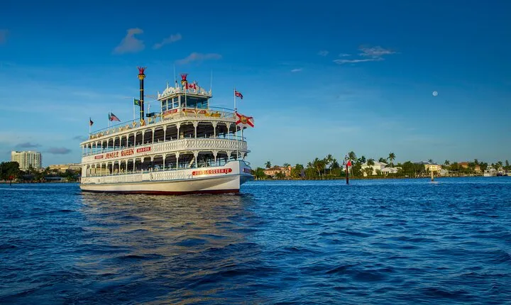 Jungle Queen Riverboat 90-Minute Narrated Sightseeing Cruise in Fort Lauderdale