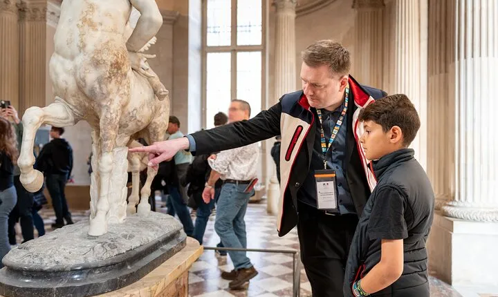 Louvre Museum : Kids-Friendly Private Tour with Entry Tickets
