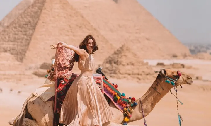 Private Tour Giza pyramids, Sakkara Pyramid, Memphis Old City, lunch, camel ride