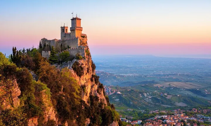 San Marino Private Day Tour with Lunch