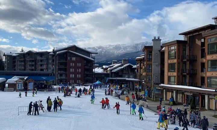 Vancouver to Revelstoke 2 days Ski and Snowboarding Tour