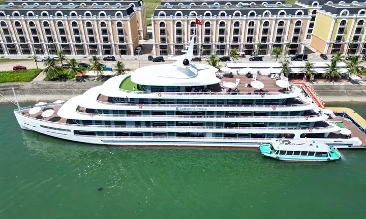 Catherine Cruise 3 Days/2 Nights with 6 Star Cruise