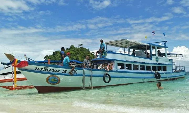 4 Islands Snorkeling Tour by Big Boat from Krabi