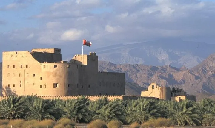 Private Inspiring Interior Tour of Nizwa Souq and Fort, Bahla Fort and Jabrin Fort