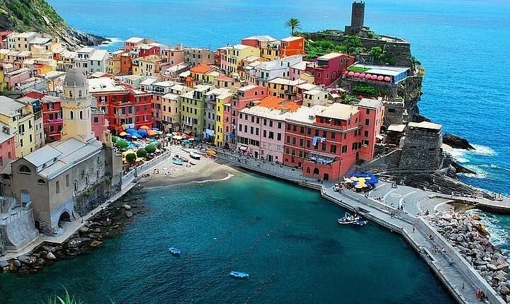 Luxury day trip Portofino and Serravalle outlet from Milan