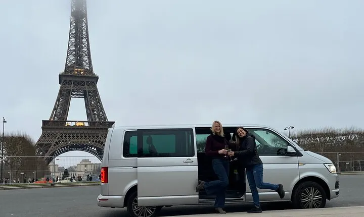 Hop On: Paris City Highlights Tour in a comfortable Minivan