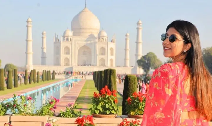 Taj Mahal Day Tour From Delhi by Luxury car(BMW,Audi,Mercedes)