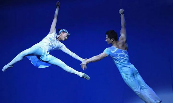 Your Perfect Beijing Day: Great Wall, Roast Duck Dinner, Evening Show