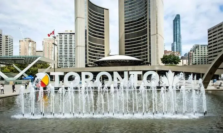 Private Transfer: Billy Bishop Toronto City Airport (YTZ) to Niagara Falls, ON
