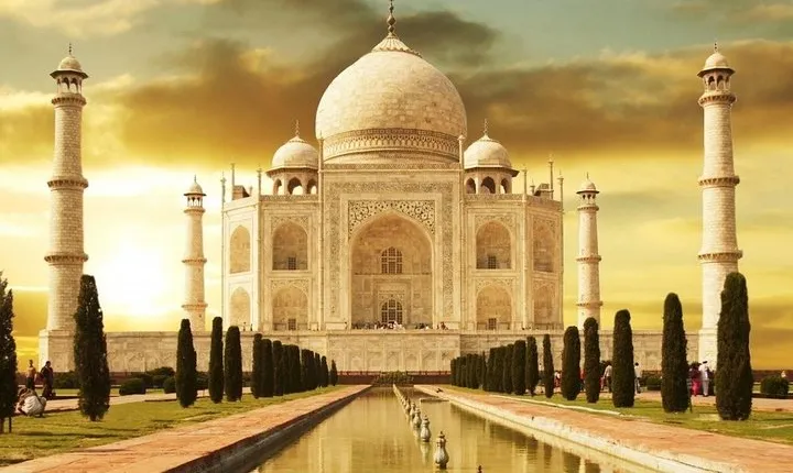 Private Sunrise tour of Taj Mahal and Agra fort