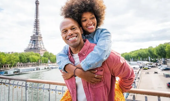 Paris: Eiffel Tower Photo Shoot