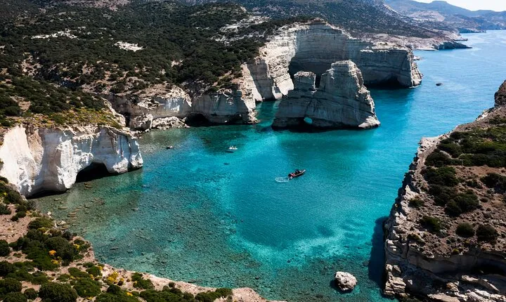 Private Luxury Boat Tour to Kleftiko Milos