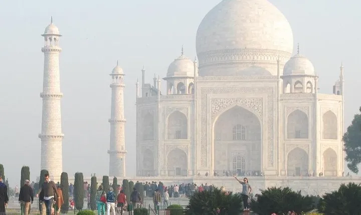 11-Hour Agra Day Tour: Sunrise and Sunset of Taj Mahal