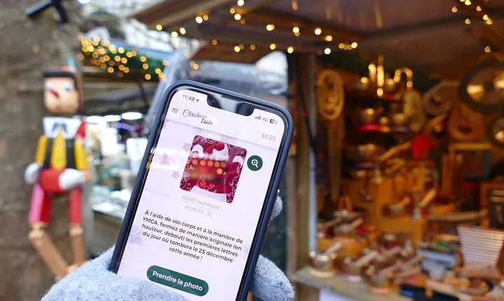 Unusual track game on Christmas markets in Paris
