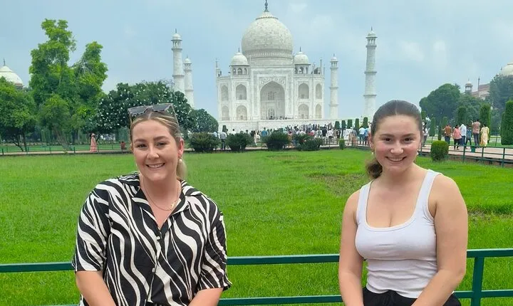 Taj Mahal Day Tour From Delhi by Superfast Train
