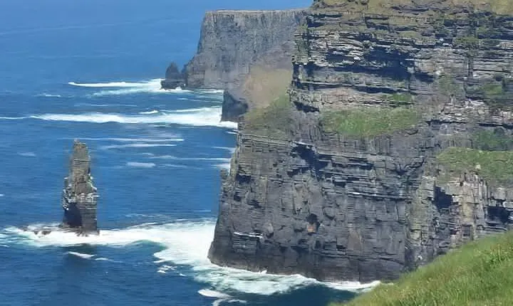 Cliffs of Moher & Bunratty Castle en-route to Galway 