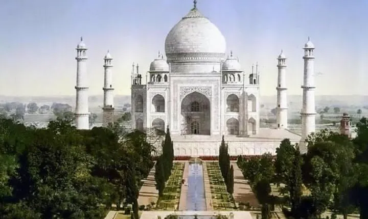 Full-day private Agra tour with Kachhpura Village walk from Delhi