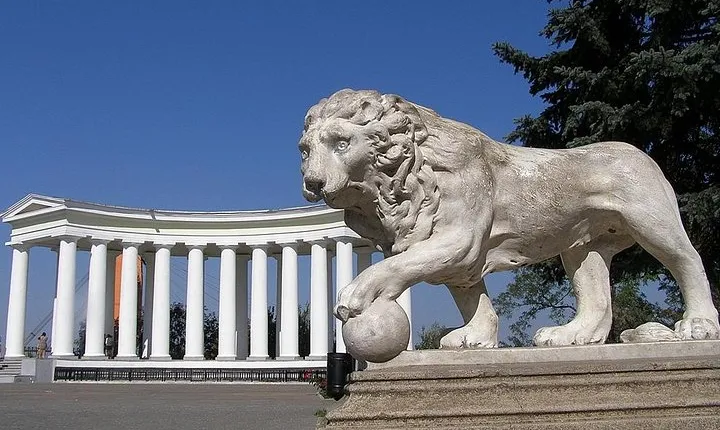 Palaces of Odessa Private Walking Tour