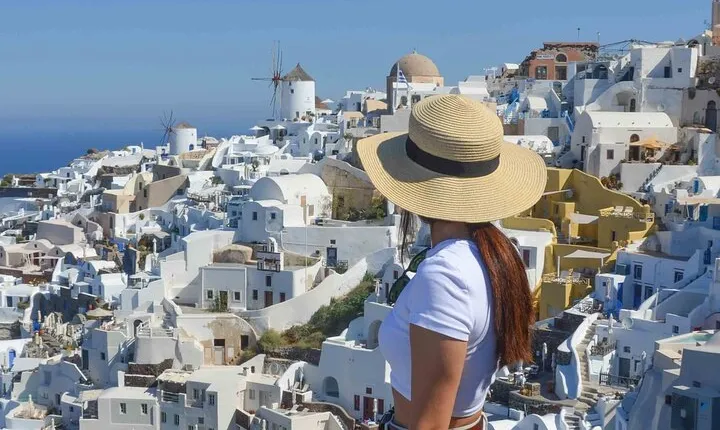 Santorini Highlights Small-Group Tour with Wine Tasting option