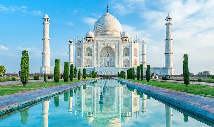 New Delhi to Agra Taj Mahal One Way Private Transfer