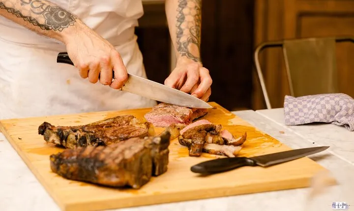 Master the Art of Florentine Steak: A Unique Cooking Experience!