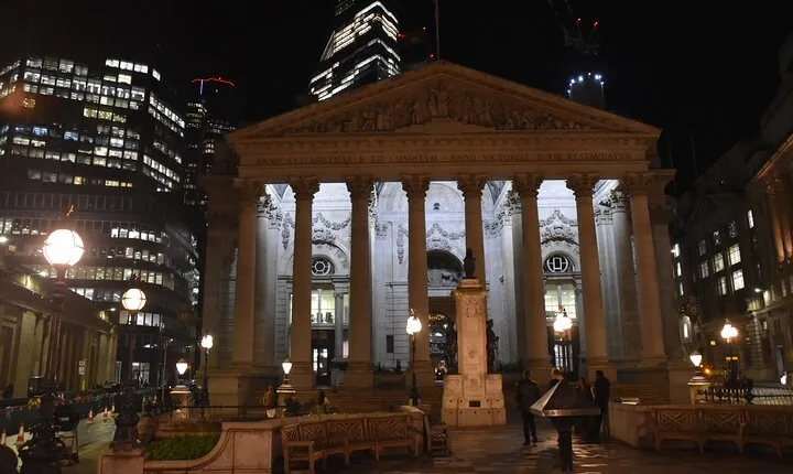 Private A Christmas Carol Walking Tour of London