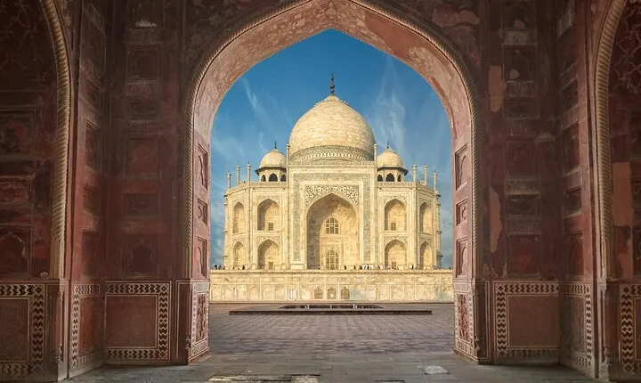 Private Taj Mahal Sunrise Tour(Delhi - Agra - Delhi)