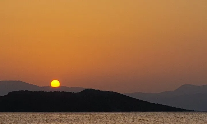 Athens Riviera Private Sail Catamaran with Meal and Wine