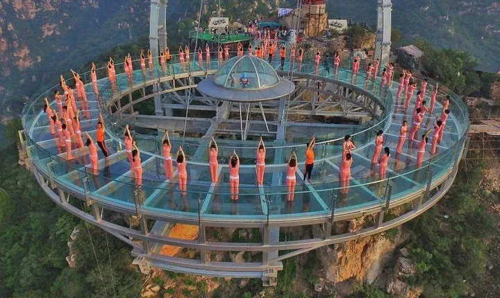 Private Tour to Shilinxia Glass Platform and 798 Art District with Cable Car