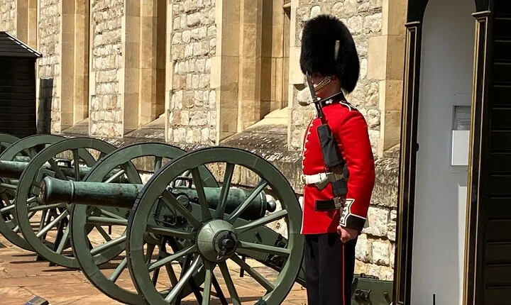 Tower of London & Westminster Abbey VIP Tour with expert guide